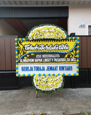 Papan Bunga Duka di Pematang Marihat